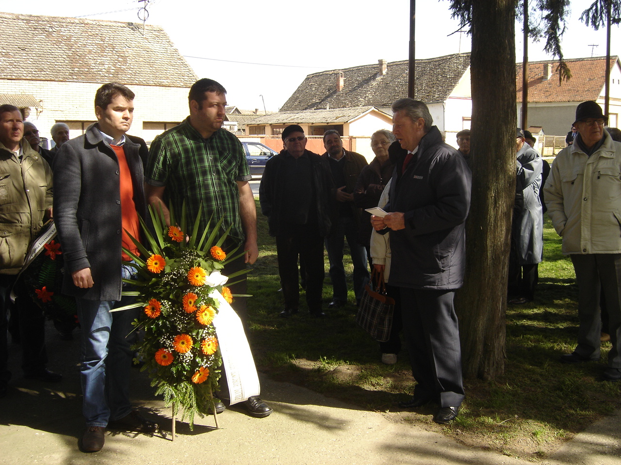 20160319z-vijenac opcine jagodnjak na spomeniku u  bolmanu